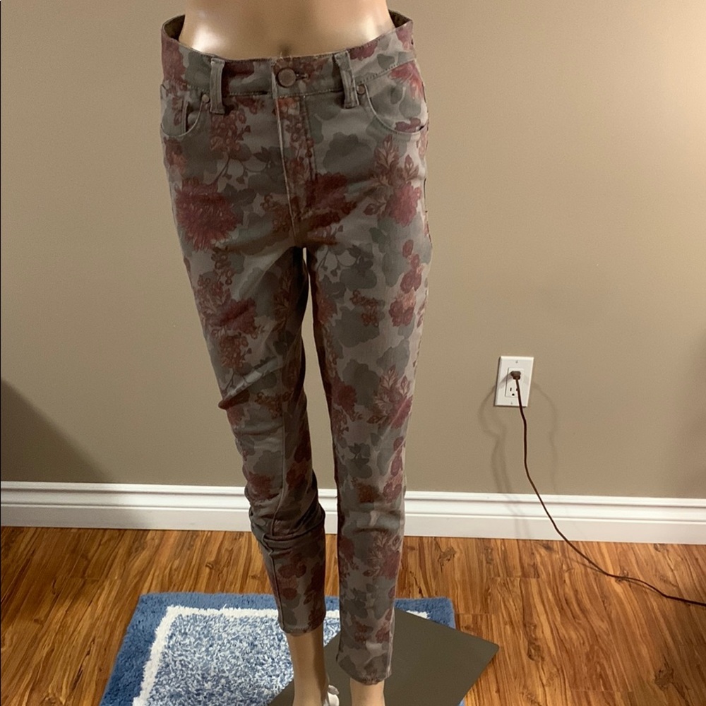 JORDACHE Floral Patterned Skinny Jeans